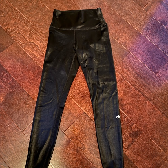 ALO Yoga Shiny  Black Leggings - Picture 1 of 6